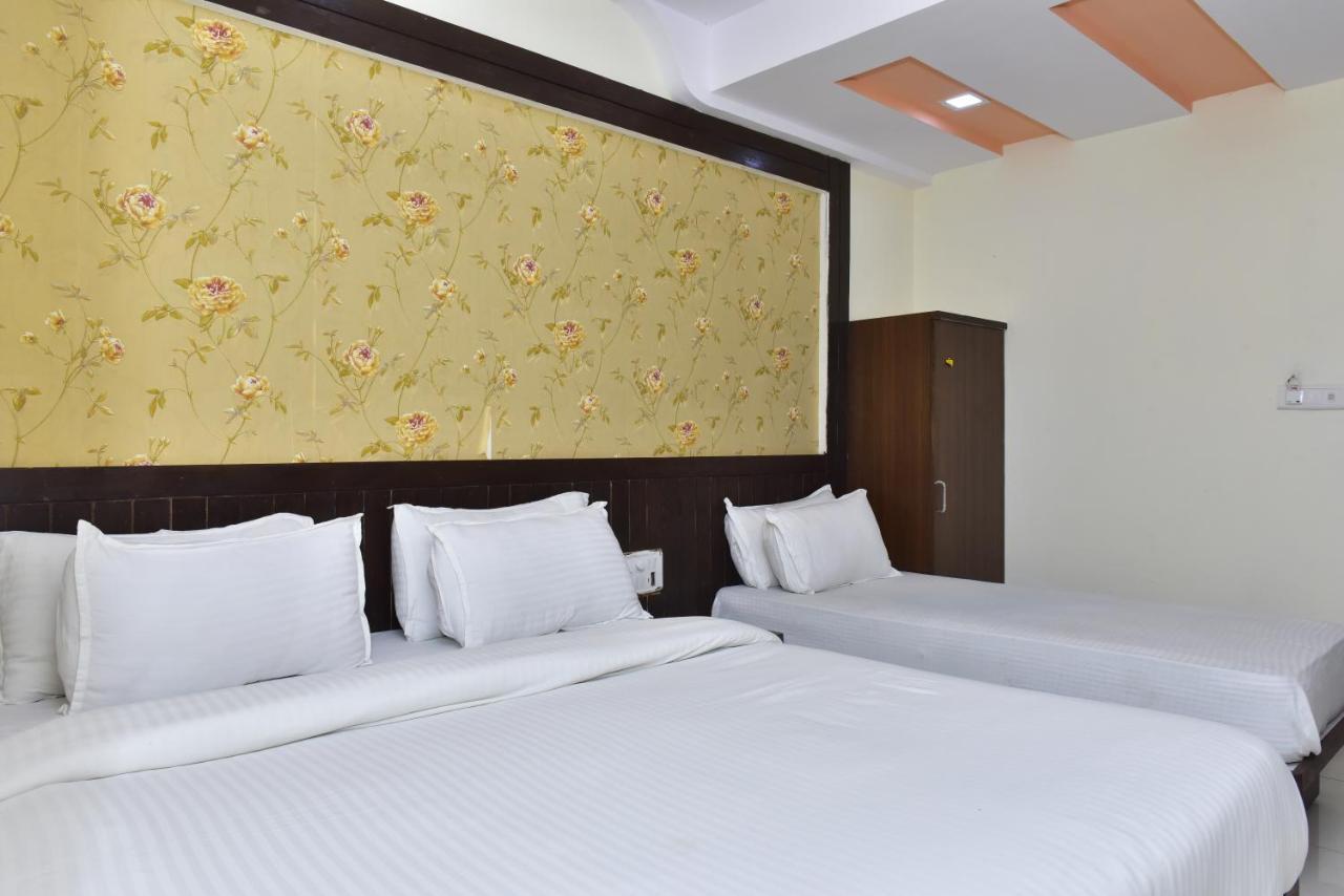 Hotel Peradiot Ahmedabad Esterno foto