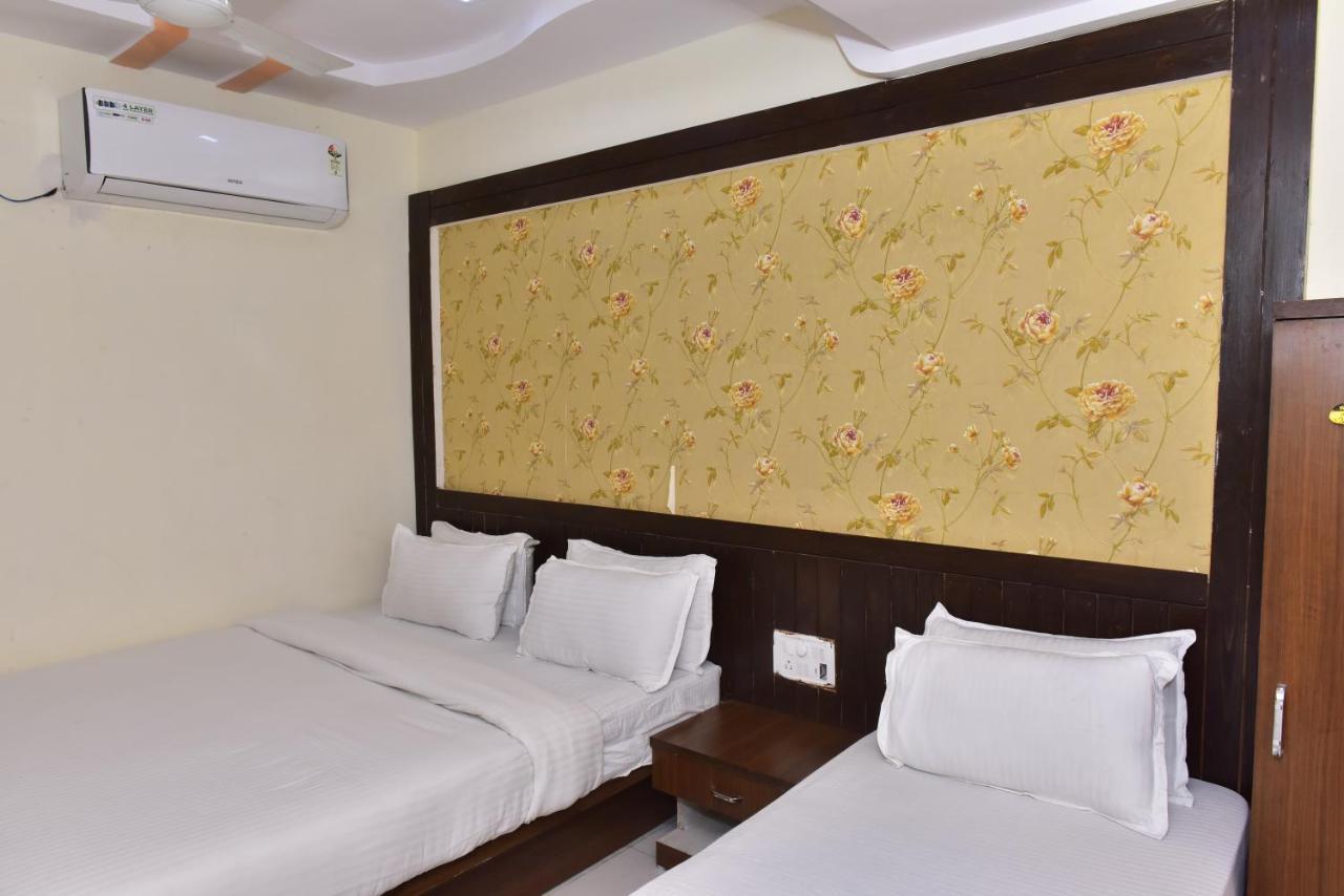 Hotel Peradiot Ahmedabad Esterno foto